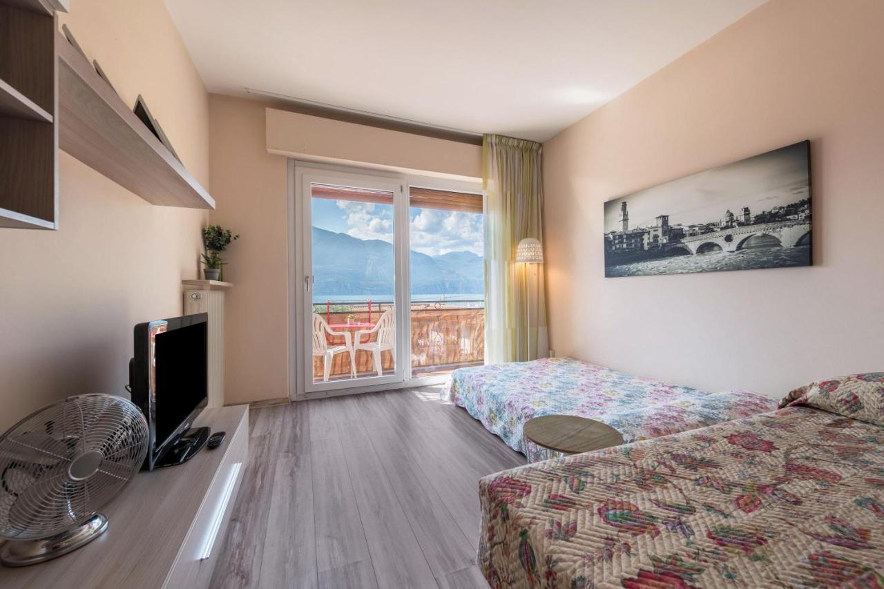 Lake View With Aircon - 5 Minutes From The Beach! Brenzone sul Garda Eksteriør bilde