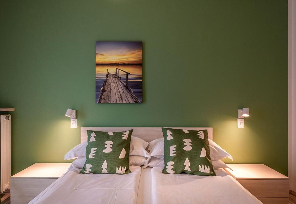 Lake View With Aircon - 5 Minutes From The Beach! Brenzone sul Garda Eksteriør bilde
