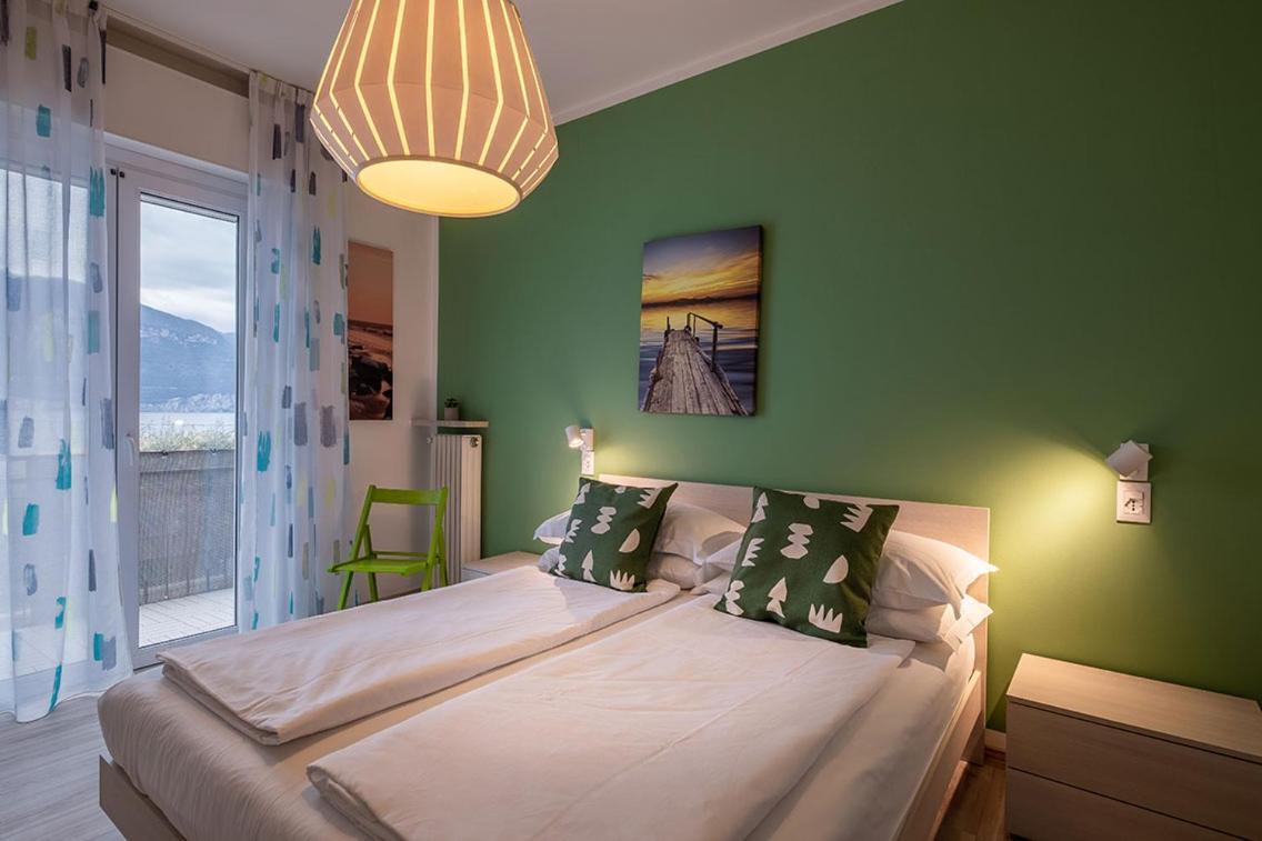 Lake View With Aircon - 5 Minutes From The Beach! Brenzone sul Garda Eksteriør bilde