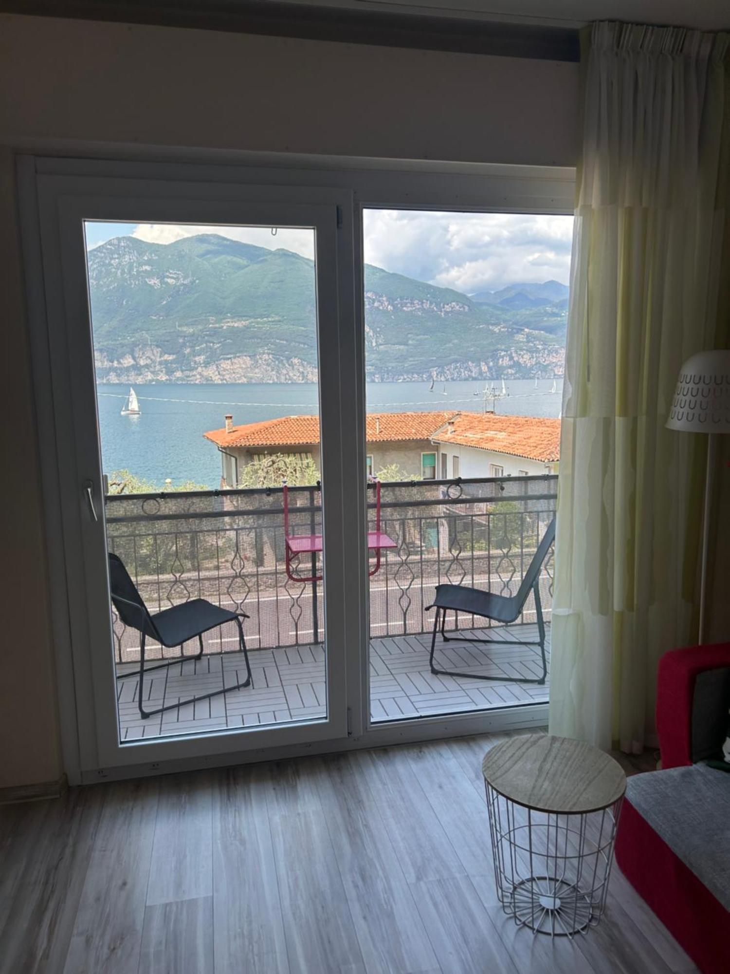 Lake View With Aircon - 5 Minutes From The Beach! Brenzone sul Garda Eksteriør bilde
