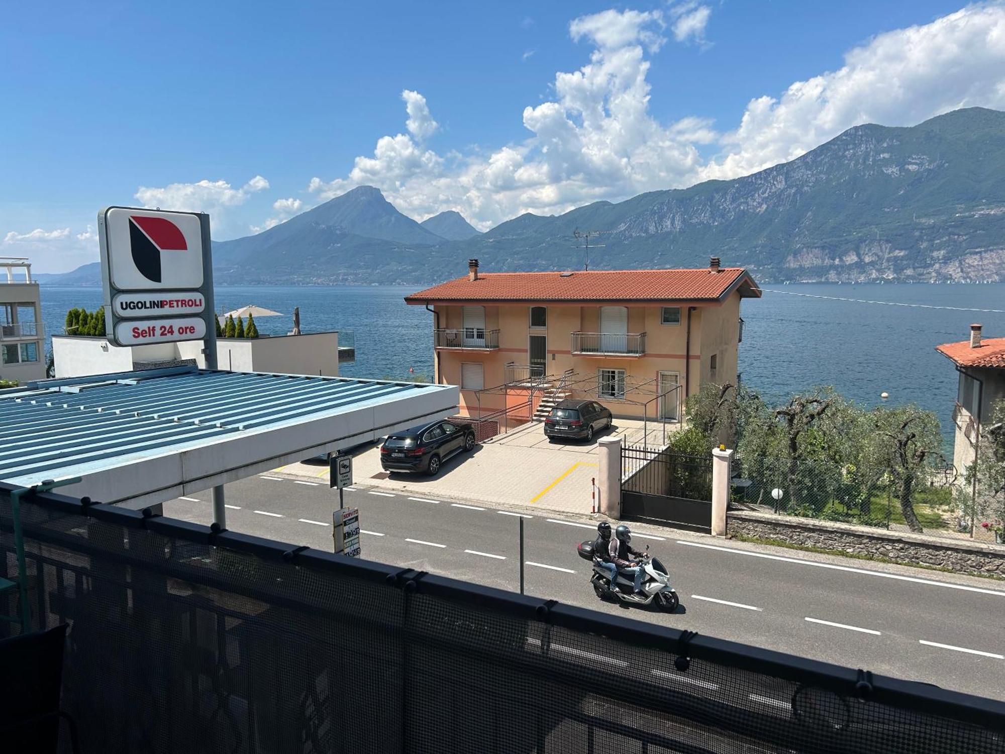 Lake View With Aircon - 5 Minutes From The Beach! Brenzone sul Garda Eksteriør bilde
