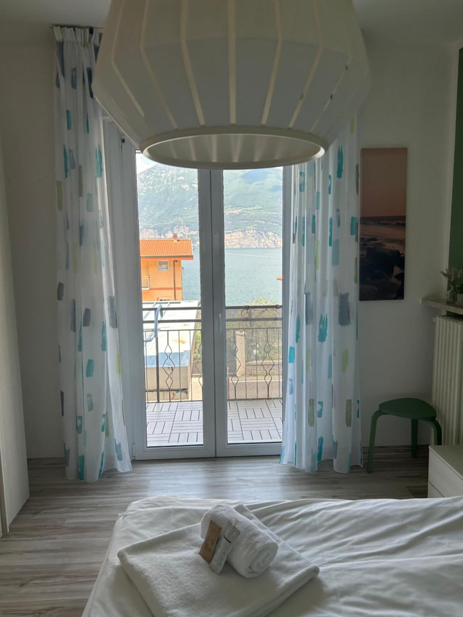 Lake View With Aircon - 5 Minutes From The Beach! Brenzone sul Garda Eksteriør bilde