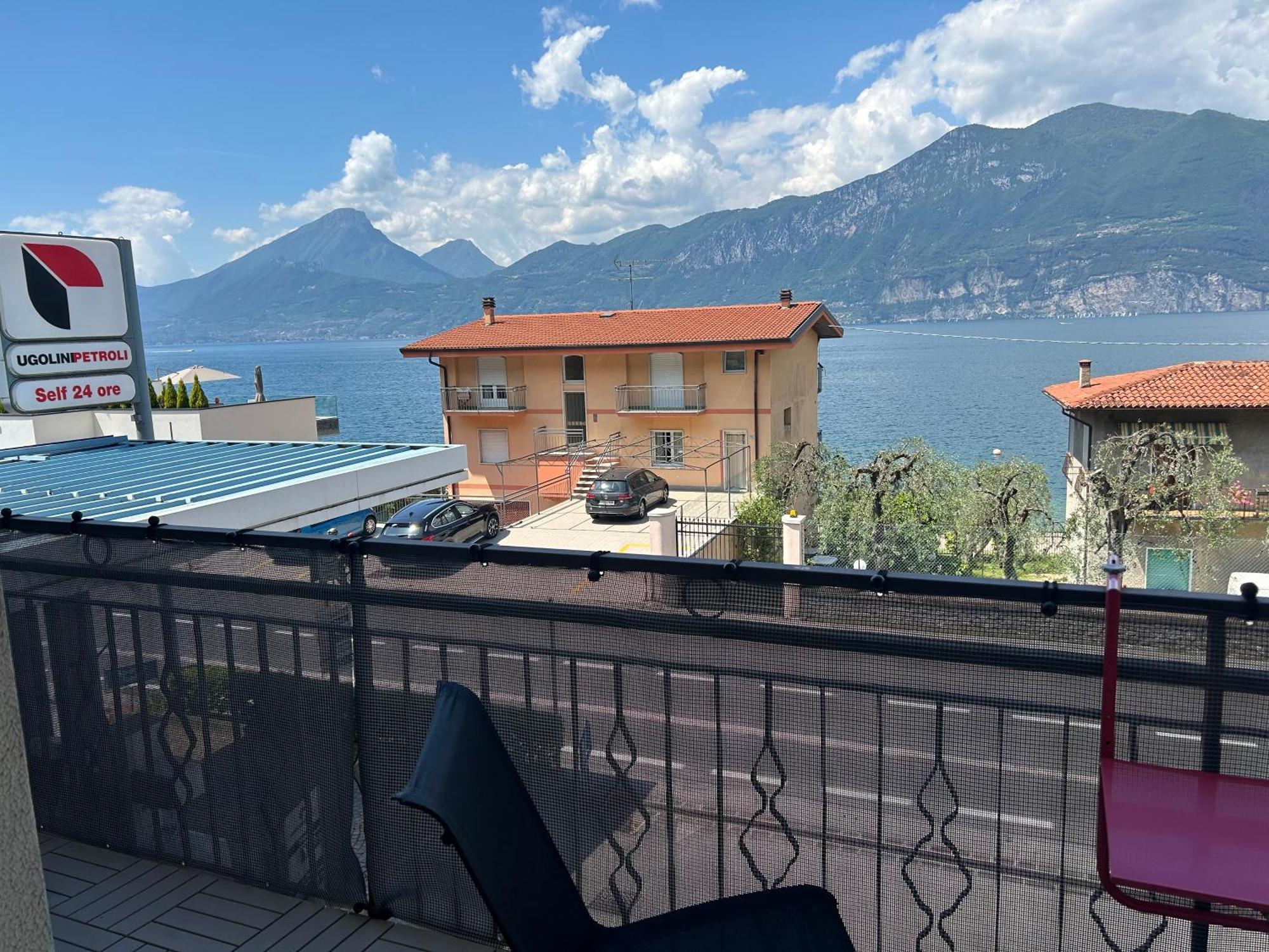 Lake View With Aircon - 5 Minutes From The Beach! Brenzone sul Garda Eksteriør bilde